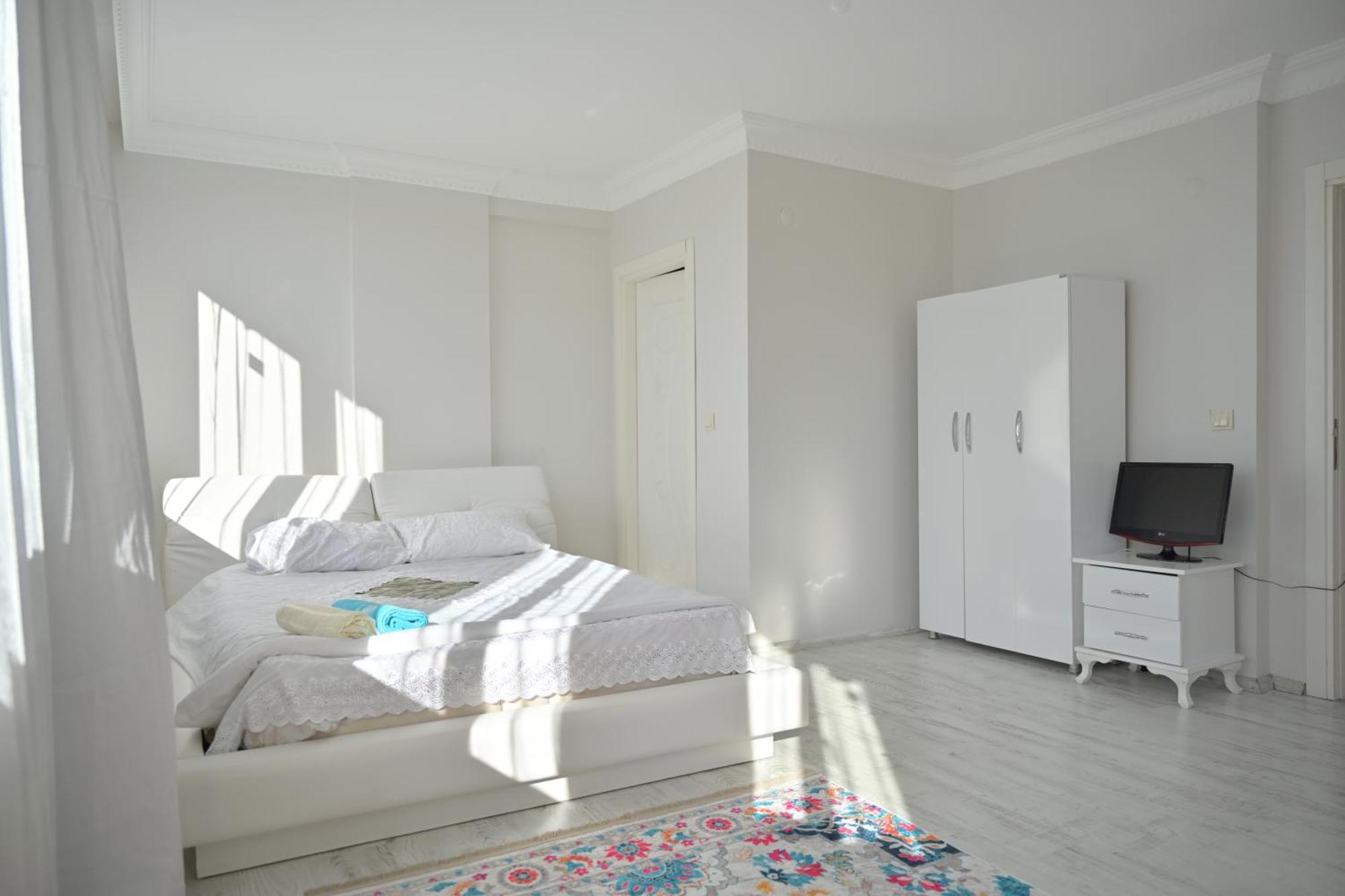 Orman Villa Hotel Is 6 Minutes From The Airport Arnavutkoy Eksteriør billede