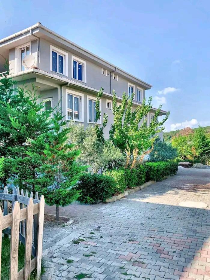 Orman Villa Hotel Is 6 Minutes From The Airport Arnavutkoy Eksteriør billede